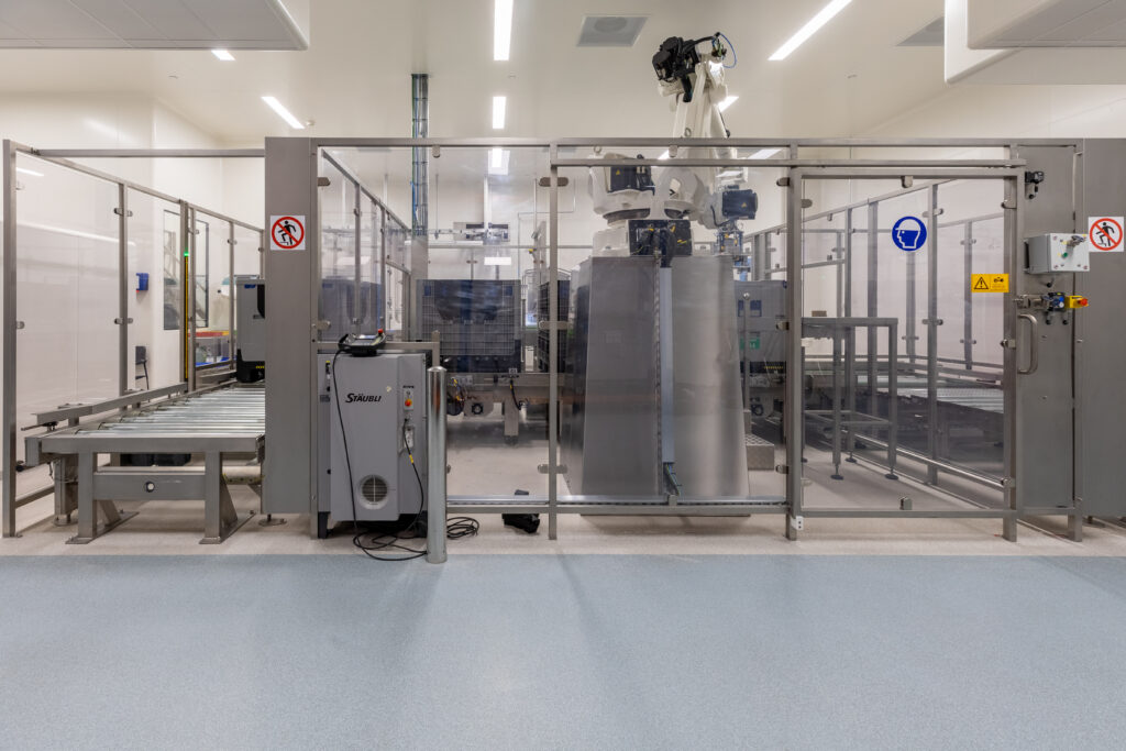 farma robotics staubli cleanroom
