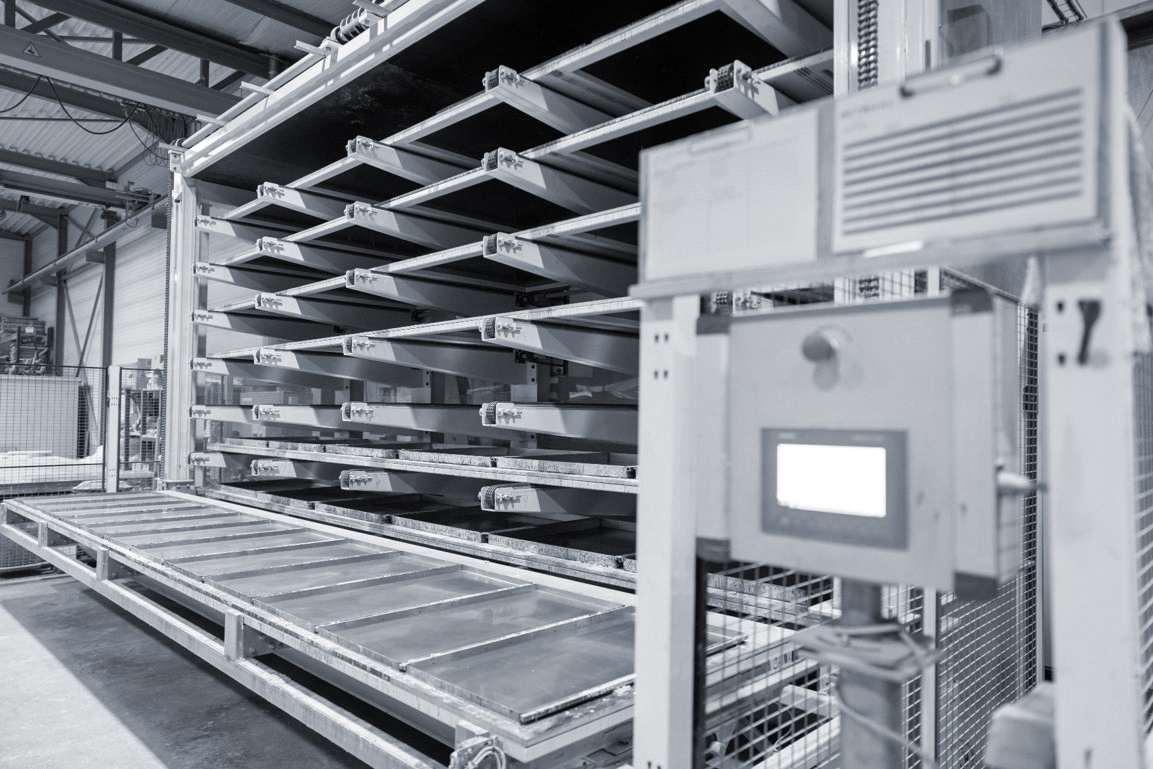 automated warehouse for slabs, panels and plates