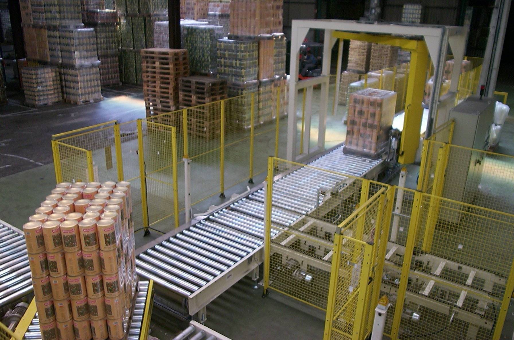 Pallet roller conveyor