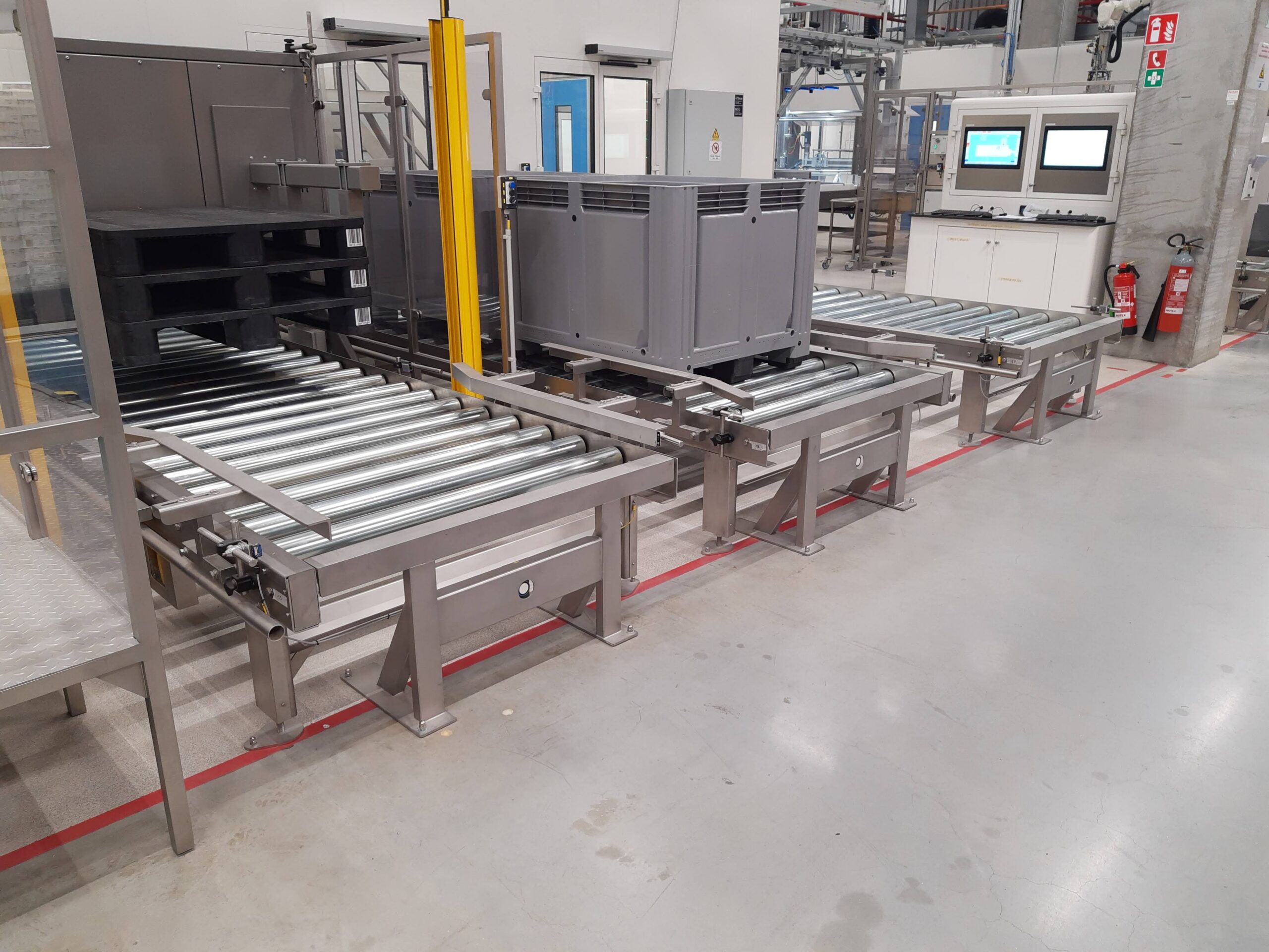 Convoyeur à rouleaux pallets
