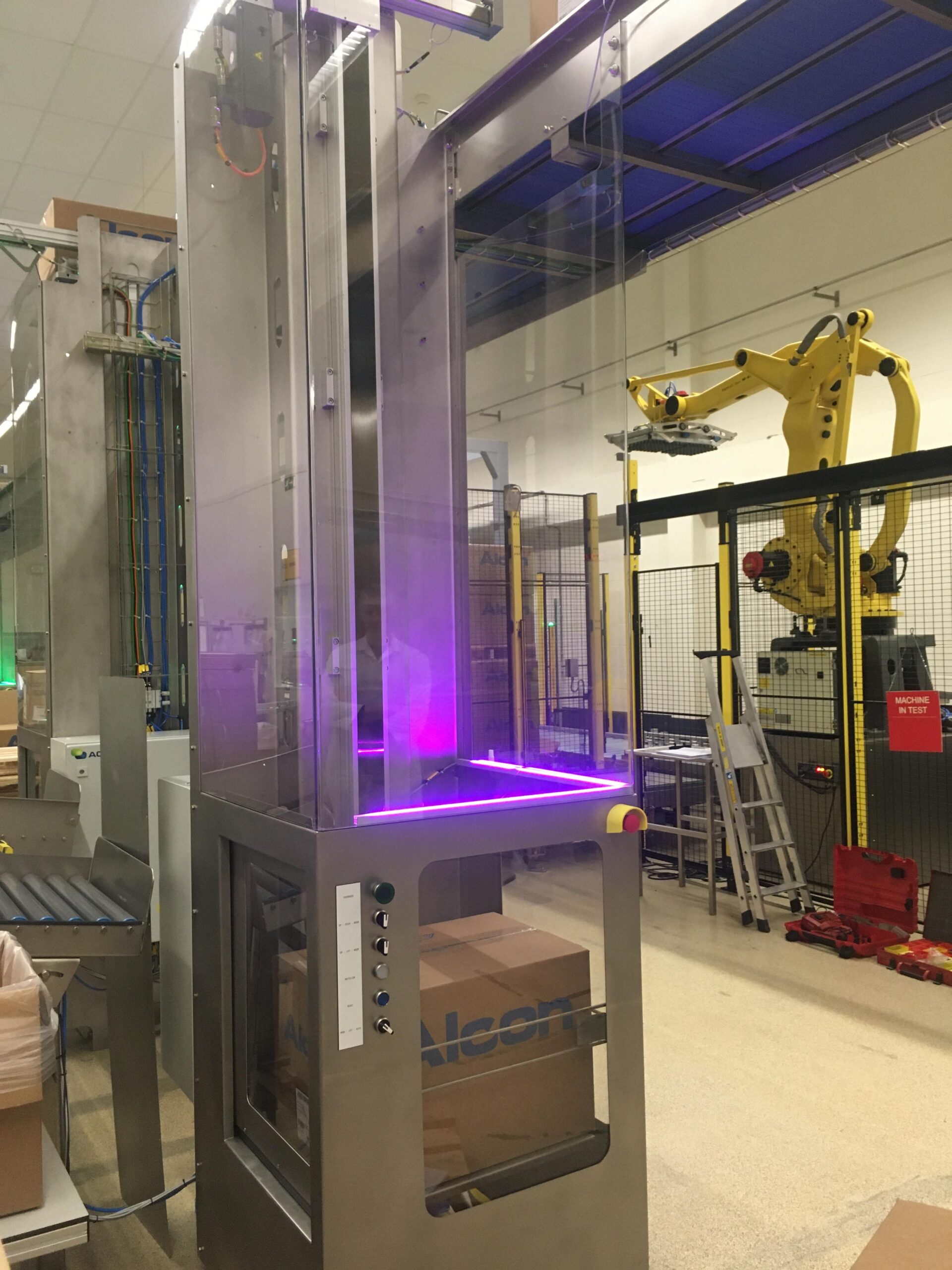 Verticale lift voor dozen, trays en tubs