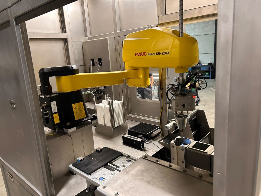 Automatische robot machine lasergraveren metaal inox staal buizen onderdelen