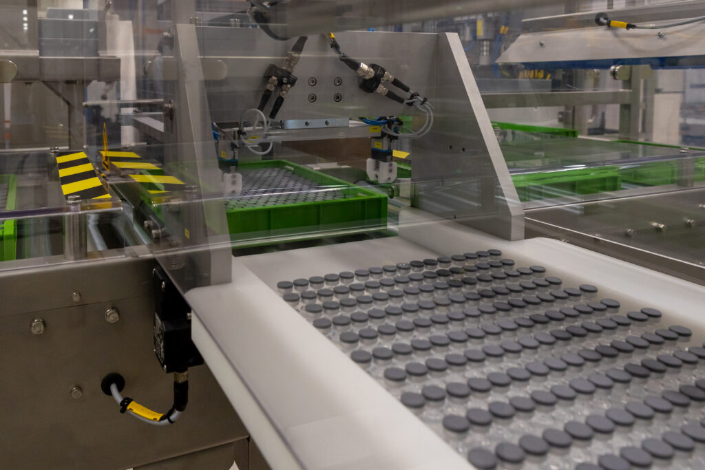 vial tray loader